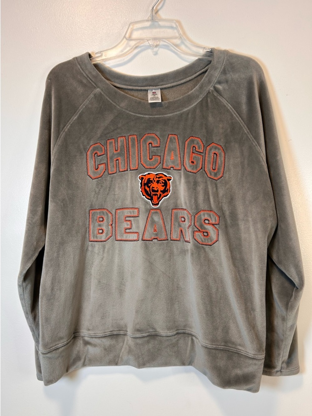 NFL Chicago Bears Gray Crewneck Pullover with Orange detail Soft Women’s‎ XL